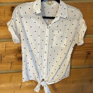 Button down knotted top